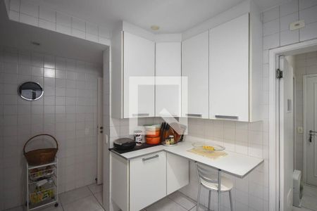 Apartamento à venda com 209m², 4 quartos e 3 vagas Apartamento à venda com 209m², 4 quartos e 3 vagasCozinha