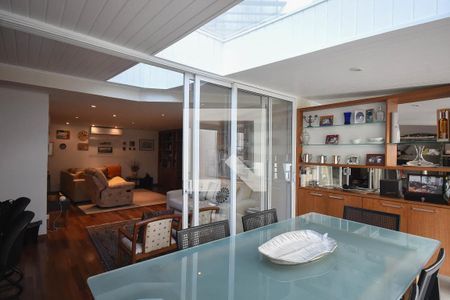 Apartamento à venda com 209m², 4 quartos e 3 vagas Apartamento à venda com 209m², 4 quartos e 3 vagasVaranda 2