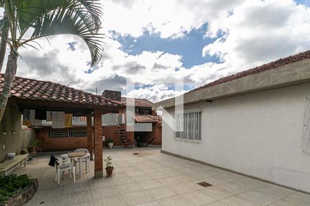 Quintal de casa à venda com 5 quartos, 408m² em São José, Porto Alegre