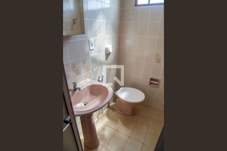 Banheiro da suíte de apartamento para alugar com 1 quarto, 39m² em Presidente Médici, Ribeirão Preto