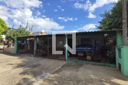 Casa à venda com 120m², 2 quartos e 2 vagas Casa à venda com 120m², 2 quartos e 2 vagasFachada