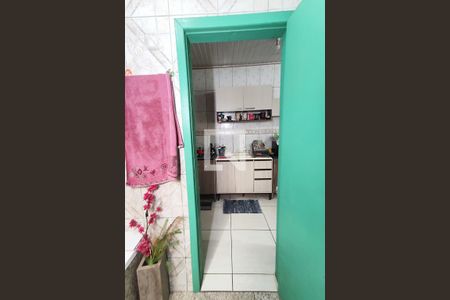 Casa à venda com 120m², 2 quartos e 2 vagas Casa à venda com 120m², 2 quartos e 2 vagasBanheiro