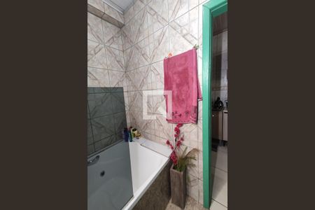 Casa à venda com 120m², 2 quartos e 2 vagas Casa à venda com 120m², 2 quartos e 2 vagasBanheiro