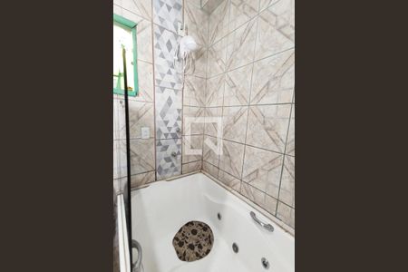 Casa à venda com 120m², 2 quartos e 2 vagas Casa à venda com 120m², 2 quartos e 2 vagasBanheiro