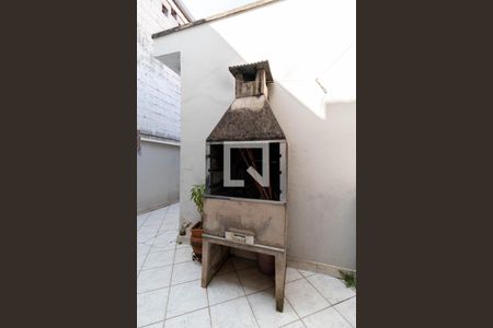 Casa à venda com 180m², 3 quartos e 2 vagas Casa à venda com 180m², 3 quartos e 2 vagasQuintal dos Fundos - Churrasqueira