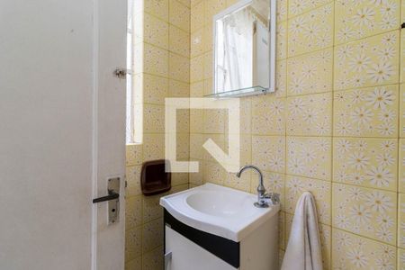 Casa à venda com 180m², 3 quartos e 2 vagas Casa à venda com 180m², 3 quartos e 2 vagasBanheiro de Serviço