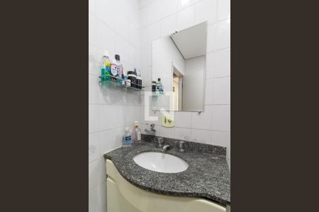 Casa à venda com 180m², 3 quartos e 2 vagas Casa à venda com 180m², 3 quartos e 2 vagasBanheiro