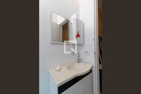 Casa à venda com 180m², 3 quartos e 2 vagas Casa à venda com 180m², 3 quartos e 2 vagasBanheiro - Casa 2