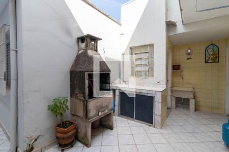 Casa à venda com 180m², 3 quartos e 2 vagas Casa à venda com 180m², 3 quartos e 2 vagasQuintal dos Fundos