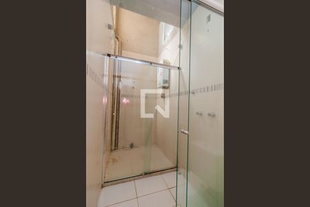 Casa de condomínio à venda com 370m², 4 quartos e 4 vagasBanheiro social