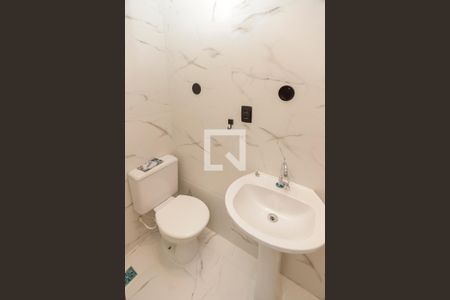 Casa de condomínio à venda com 180m², 3 quartos e 1 vagaBanheiro