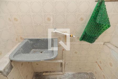 Casa de condomínio à venda com 180m², 3 quartos e 1 vagaÁrea de Serviço