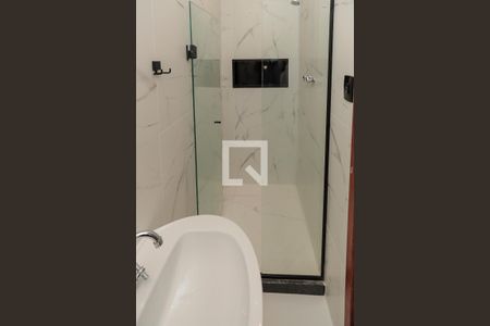 Casa de condomínio à venda com 180m², 3 quartos e 1 vagaBanheiro