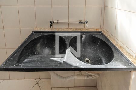 Casa de condomínio à venda com 180m², 3 quartos e 1 vagaÁrea de Serviço