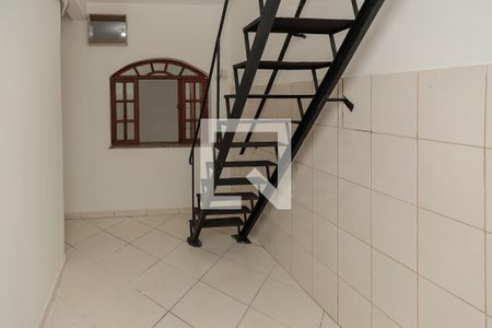 Casa de condomínio à venda com 180m², 3 quartos e 1 vagaÁrea de Serviço