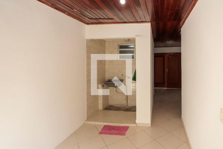 Casa de condomínio à venda com 180m², 3 quartos e 1 vagaÁrea de Serviço