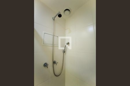 Apartamento para alugar com 75m², 3 quartos e 1 vagaDetalhe do banheiro