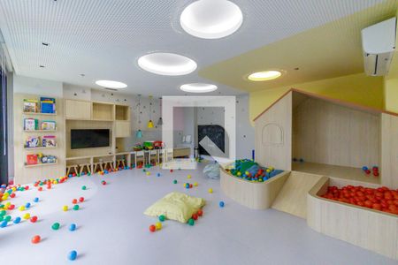 Apartamento à venda com 165m², 4 quartos e 2 vagas Apartamento à venda com 165m², 4 quartos e 2 vagasÁrea Comum Brinquedoteca