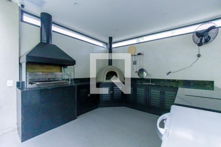 Apartamento à venda com 165m², 4 quartos e 2 vagas Apartamento à venda com 165m², 4 quartos e 2 vagasÁrea Comum Churrasqueira