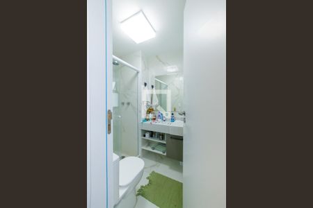 Apartamento à venda com 165m², 4 quartos e 2 vagas Apartamento à venda com 165m², 4 quartos e 2 vagasBanheiro Suíte