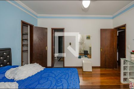 Casa à venda com 900m², 4 quartos e 3 vagasSuíte 2