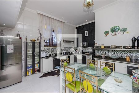 Casa à venda com 900m², 4 quartos e 3 vagasCozinha