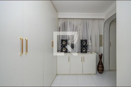 Casa à venda com 900m², 4 quartos e 3 vagasCorredor