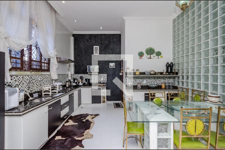 Casa à venda com 900m², 4 quartos e 3 vagasCozinha