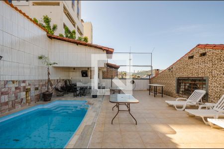 Casa à venda com 900m², 4 quartos e 3 vagasÁrea Externa - piscina