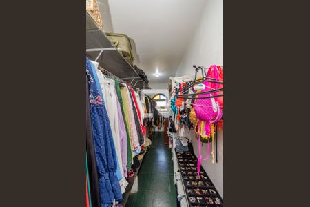 Casa à venda com 900m², 4 quartos e 3 vagasCloset Suíte 4