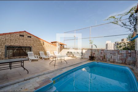 Casa à venda com 900m², 4 quartos e 3 vagasÁrea Externa - piscina