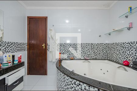 Casa à venda com 900m², 4 quartos e 3 vagasBanheiro Suíte 4