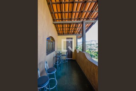 Casa à venda com 900m², 4 quartos e 3 vagasVaranda da Sala de jogos