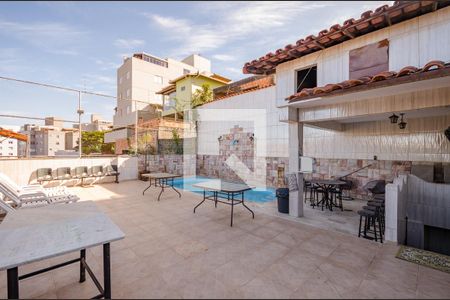 Casa à venda com 900m², 4 quartos e 3 vagasÁrea Externa - piscina