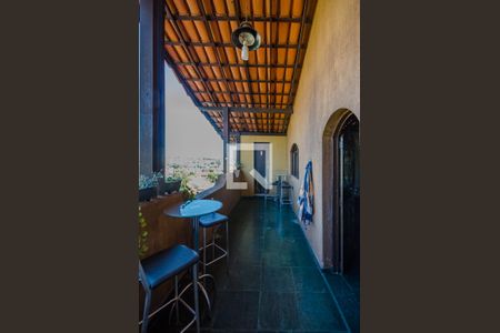 Casa à venda com 900m², 4 quartos e 3 vagasVaranda da Sala de jogos