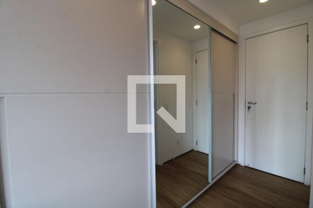 Apartamento à venda com 105m², 2 quartos e 2 vagasArmário suíte 2