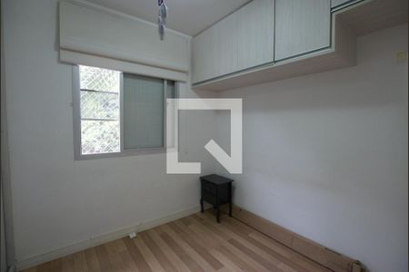 Quarto 1 de apartamento para alugar com 2 quartos, 45m² em Vila Liviero, São Paulo