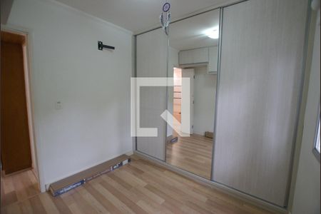 Quarto 1 de apartamento para alugar com 2 quartos, 45m² em Vila Liviero, São Paulo