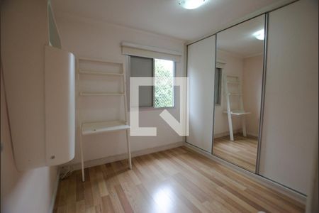 Quarto 1 de apartamento para alugar com 2 quartos, 45m² em Vila Liviero, São Paulo