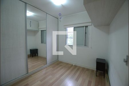 Quarto 1 de apartamento para alugar com 2 quartos, 45m² em Vila Liviero, São Paulo