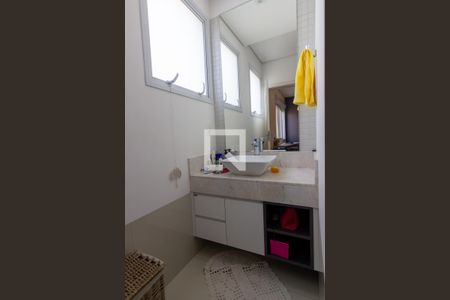 Casa de condomínio para alugar com 412m², 5 quartos e 4 vagasBanheiro da Suíte 4