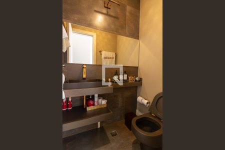 Casa de condomínio para alugar com 412m², 5 quartos e 4 vagasBanheiro Social