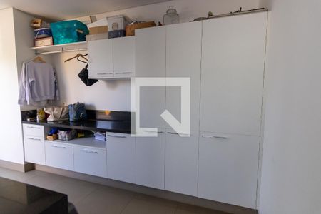 Casa de condomínio para alugar com 412m², 5 quartos e 4 vagasÁrea de Serviço