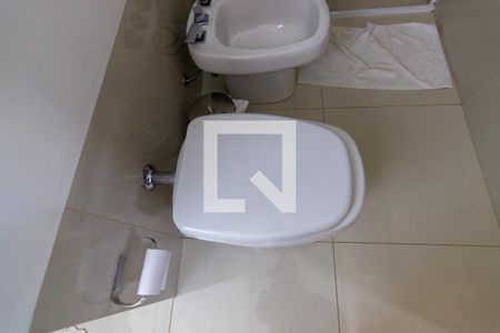 Casa de condomínio para alugar com 412m², 5 quartos e 4 vagasBanheiro da Suíte 4