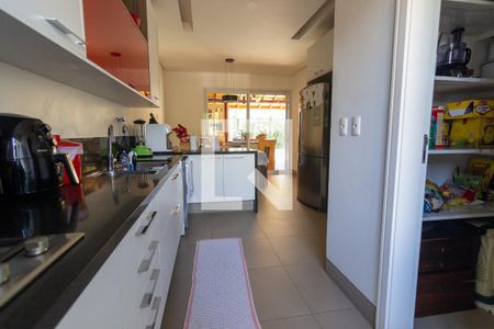 Casa de condomínio para alugar com 412m², 5 quartos e 4 vagasCozinha