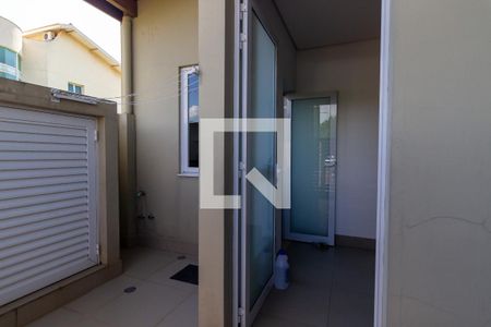 Casa de condomínio para alugar com 412m², 5 quartos e 4 vagasEntrada de serviço