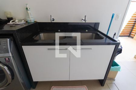 Casa de condomínio para alugar com 412m², 5 quartos e 4 vagasÁrea de Serviço