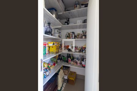 Casa de condomínio para alugar com 412m², 5 quartos e 4 vagasCozinha - Despensa