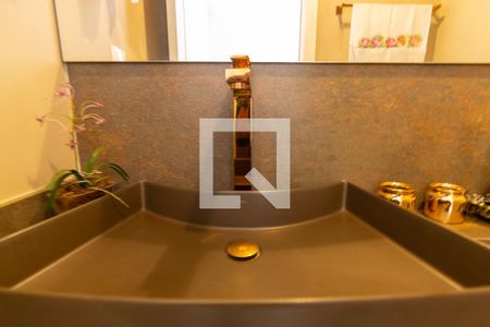 Casa de condomínio para alugar com 412m², 5 quartos e 4 vagasBanheiro Social