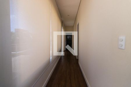 Casa de condomínio para alugar com 412m², 5 quartos e 4 vagasCorredor